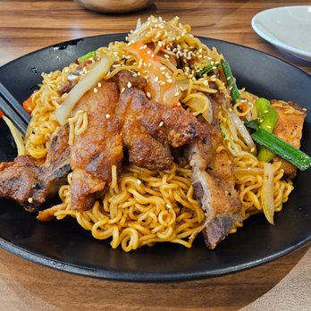 Good Catch Boil House - Stir-fried noodle with pork chop - Cajun/Creole Near Me - Markham, Ontario