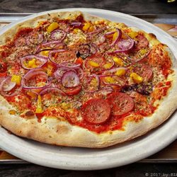 Vapiano - Leckere Salami, sonst eher langweilig, nichtssagend, schwacher Boden. Dr. Oetker kann es besser. (11/2017)