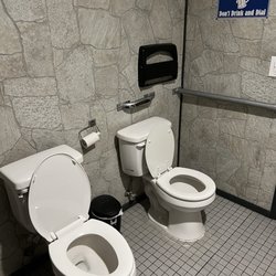 2 toilets 1 stall