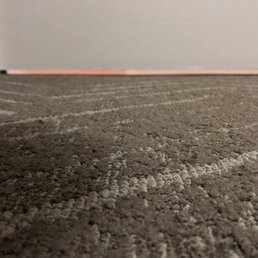 1" + gap allowing outside air to come into room. Very chilly. 1" + gap allowing outside air to come into room. Very chilly.