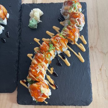 AMORE Sushi - Crazy Salmon (8 pcs) - Japanese Near Me - Chicago, Illinois AMORE Sushi - Crazy Salmon (8 pcs) - Japanese Near Me - Chicago, Illinois