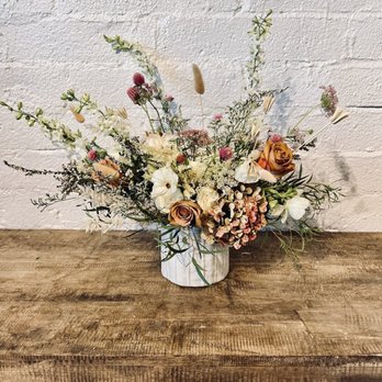 J Flowers - Custom arrangement with fresh and dry flowers. - Florists Near Me - Redondo Beach, California J Flowers - Custom arrangement with fresh and dry flowers. - Florists Near Me - Redondo Beach, California