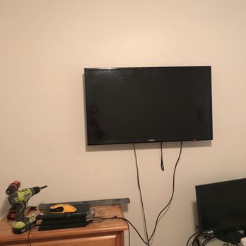 RedLine Handyman - Mounted 40 inch tv in 10 minutes! - Handyman Near Me
