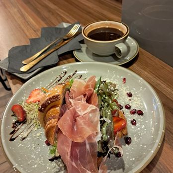 Jhoanes Bakery & Coffee - Bakeries Near Me - Astoria, New York Jhoanes Bakery & Coffee - Bakeries Near Me - Astoria, New York
