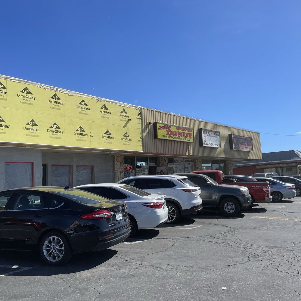 Jelly Doughnuts - Parking outside of Jelly Donuts. Not pictured, Denny's to the left. - Donuts Near Me - San Fernando, California Jelly Doughnuts - Parking outside of Jelly Donuts. Not pictured, Denny's to the left. - Donuts Near Me - San Fernando, California