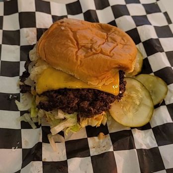 Archie's Flat Top - Archie burger - Burgers Near Me - West Allis, Wisconsin