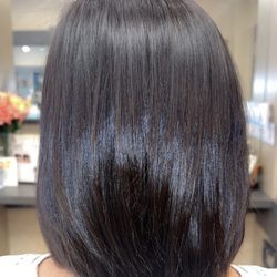 Salon Sira - When your hair is so shiny it reflects the light #BobGoals. #SleekBob #ShinyHairGoals #HealthyHair
