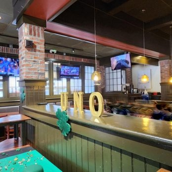 Uno Pizzeria & Grill - Pizza Near Me - Tabb, Virginia