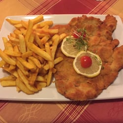 Kolpinghaus Warendorf - Schnitzel mit Pommes