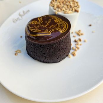 Chez Julien - Fondant au chocolat - lava cake - French Near Me - Paris, 75