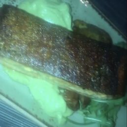 Main course: Salmon with Togarashi, avocado yogurt, crispy potatoes, arugula (originally a video of the plate) Main course: Salmon with Togarashi, avocado yogurt, crispy potatoes, arugula (originally a video of the plate)