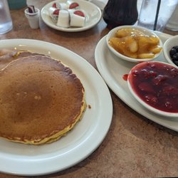 Golden Girls Restaurant - Fruity Trio Pancakes