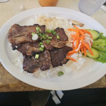 Da Lat Quan - Short Ribs - Vietnamese Near Me - Seattle, Washington Da Lat Quan - Short Ribs - Vietnamese Near Me - Seattle, Washington