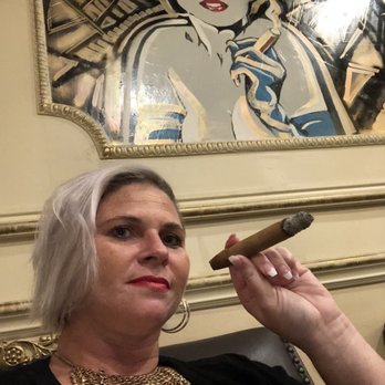 Cigar & More El Segundo - Marylin Monroe moments - Cigar Bars Near Me - El Segundo, California