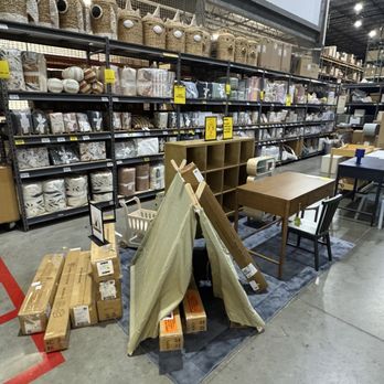 Crate & Barrel Outlet - Home Decor Near Me - Naperville, Illinois