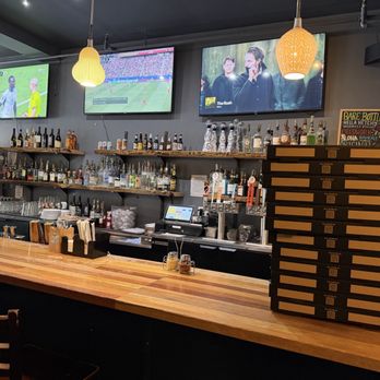 Blue Line Pizza - Counter seating - Pizza Near Me - Burlingame, California
