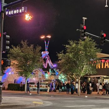 Praying Mantis - 9-30-23 - Public Art Near Me - Las Vegas, Nevada Praying Mantis - 9-30-23 - Public Art Near Me - Las Vegas, Nevada
