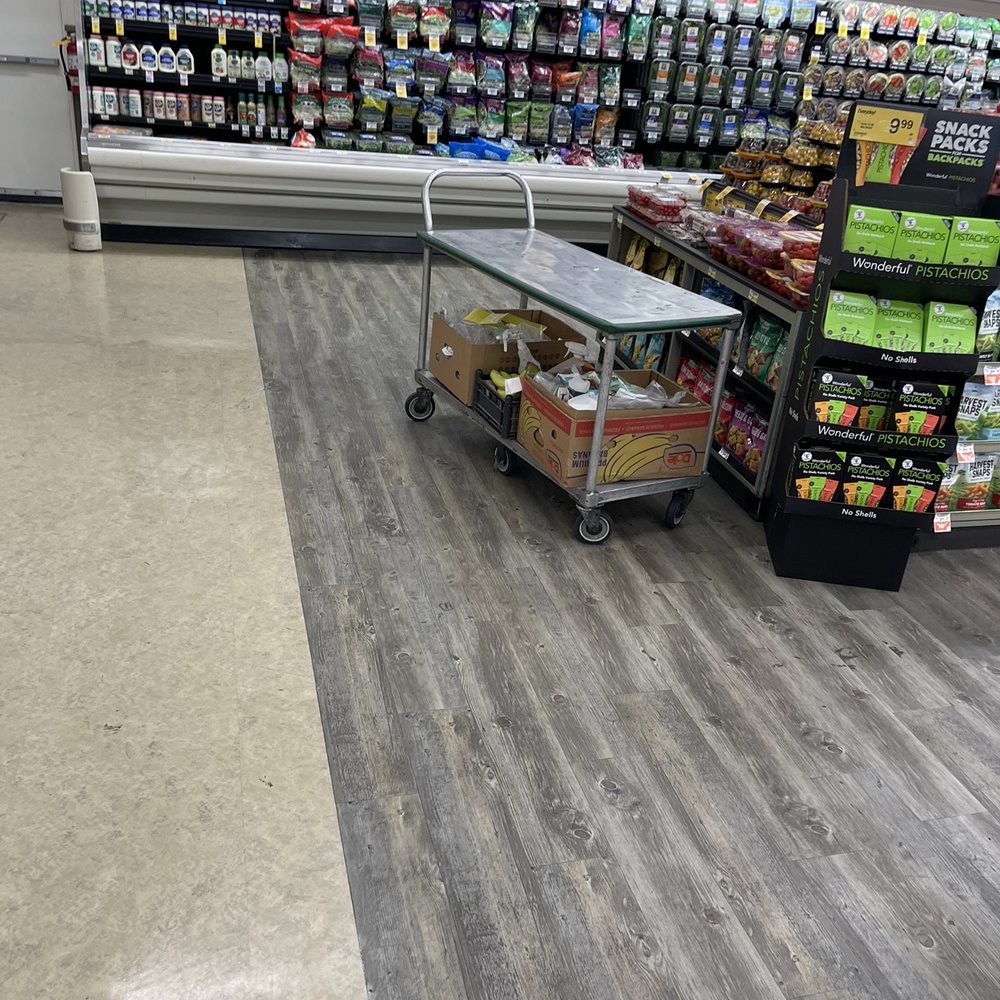Vons - Half-stocked goods blocking aisle - Grocery Near Me - Escondido, California Vons - Half-stocked goods blocking aisle - Grocery Near Me - Escondido, California