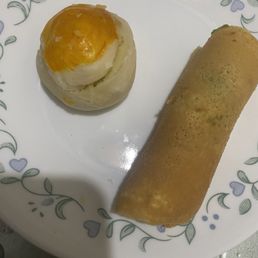 Tokyo Pandan and Pia Cakes Mung Bean with Salty Egg Tokyo Pandan and Pia Cakes Mung Bean with Salty Egg