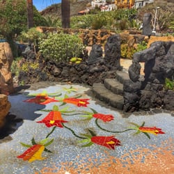 Parque Antonio Gómez Felipe - Florale Bodenmosaike...
