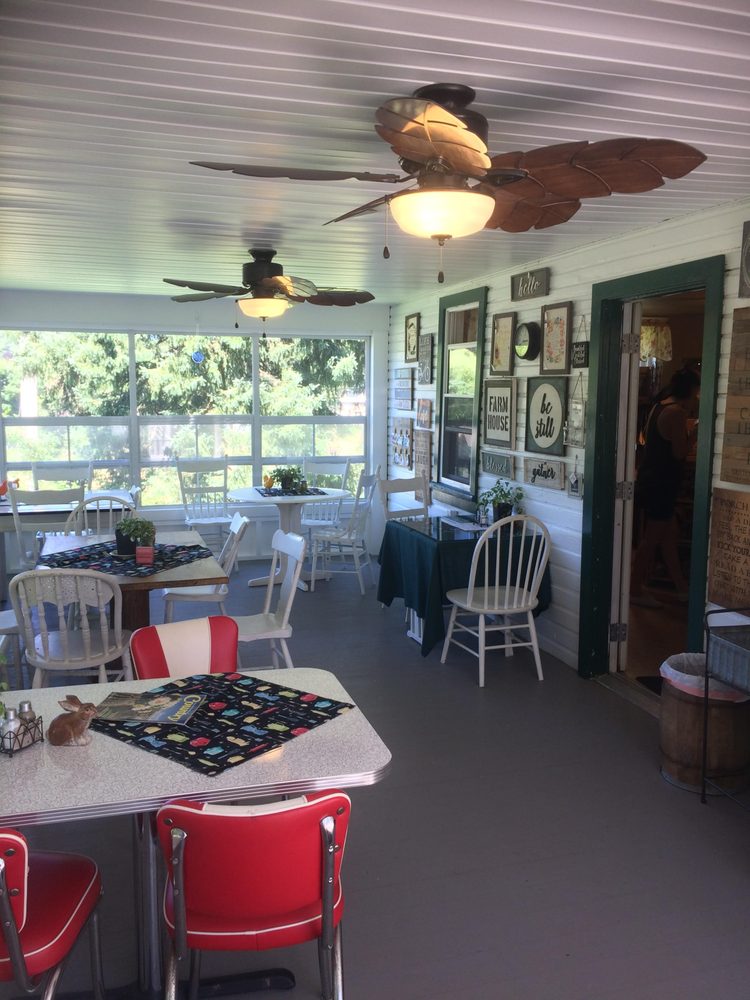 MANTHANO SPRINGS GENERAL STORE Updated September 2024 119 Gregor Ln