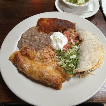 Clandestino - Sampler platter - Speakeasies Near Me - Baltimore, Maryland