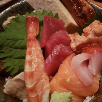Imanas Tei - Chirashi Bowl prepared by the sushi chef right in front of us. Everything is so fresh - Sushi Bars Near Me - Honolulu, Hawaii