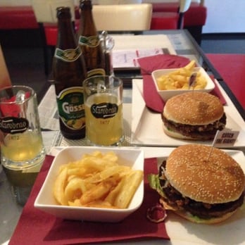 Flying Diner - Pommes spitze, Burgerbrot nicht getoastet - Diners Near Me - Vienna, 9