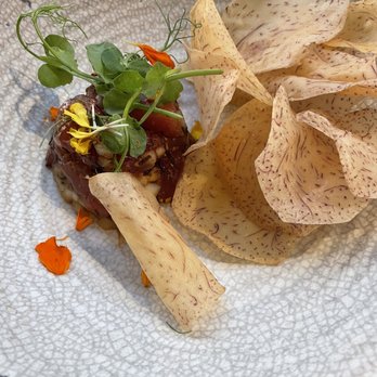 Queensbreak Restaurant - The taro chips were stale.  The poke was okay. - New American Near Me - Honolulu, Hawaii