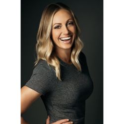Michelle Calkins - Coldwell Banker Sky Ridge Realty - 2018 Head Shot