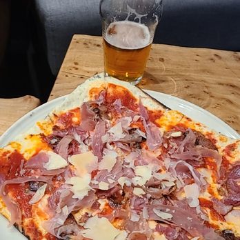 M'tucci's Twenty-Five - Flatbread Artisan pizza - Italian Near Me - Albuquerque, New Mexico