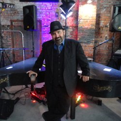 Heartland Dueling Pianos - Tony the Piano Man