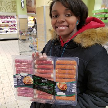 ALDI - The Heiress Apparent showing off our wares - Grocery Near Me - Chicago, Illinois