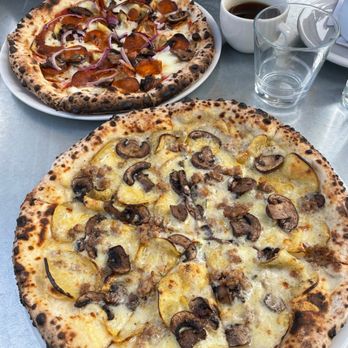 Övn Wood Fired Pizza - Matterhorn with mushrooms & BYOP in the back - Pizza Near Me - Bellingham, Washington Övn Wood Fired Pizza - Matterhorn with mushrooms & BYOP in the back - Pizza Near Me - Bellingham, Washington