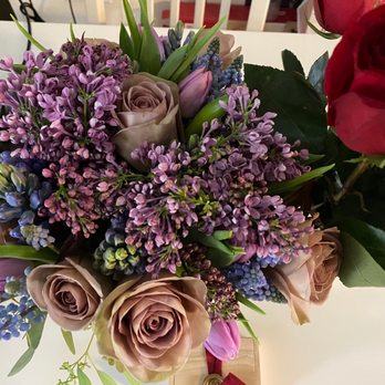 Winston Flowers - Florists Near Me - Chestnut Hill, Massachusetts
