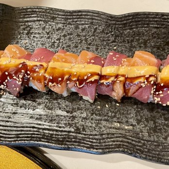 Sushi Umi - Umi Chef's Signature Roll Dinner - Japanese Near Me - Herndon, Virginia Sushi Umi - Umi Chef's Signature Roll Dinner - Japanese Near Me - Herndon, Virginia