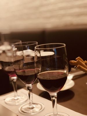 Mozzarella & Vino by null