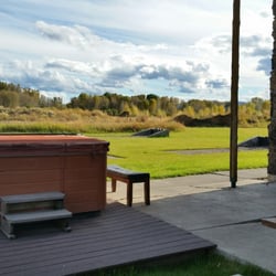 Teton Peaks Lodge & Rv - The jaccuzi. In the background is a place to toss horseshoes.
