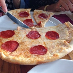 Trattoria Italia - Pizza pepperoni bez cebuli z podwójnym serem