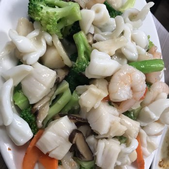 Swatow Restaurant - 164 - Three kind seafood w/vegetables - Chinese Near Me - Toronto, Ontario