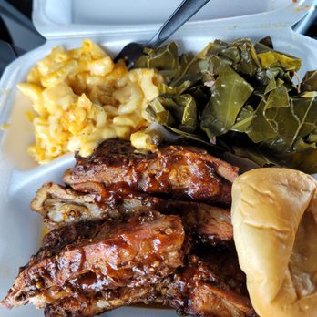 I Que BBQ - Mac and cheese, collard greens, ribs, and a biscuit. - Barbeque Near Me - La Mesa, California