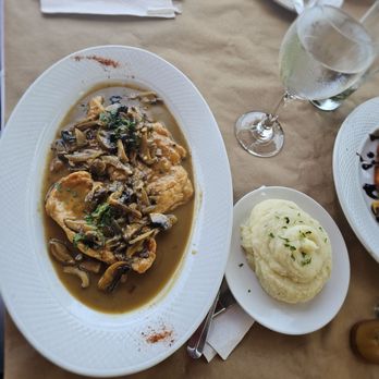 Blue - Mushroom Chicken - Mediterranean Near Me - Staten Island, New York Blue - Mushroom Chicken - Mediterranean Near Me - Staten Island, New York