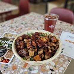 Roots Natural Kitchen - Mayweather with chicken and bbq tofu