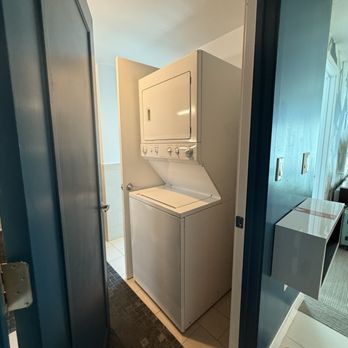 Solé Miami, A Noble House Resort - Washer and dryer we weren't supposed to use. - Hotels Near Me - Sunny Isles Beach, Florida