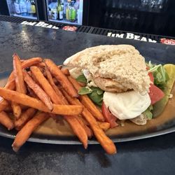 Two20 Taphouse & Grill
