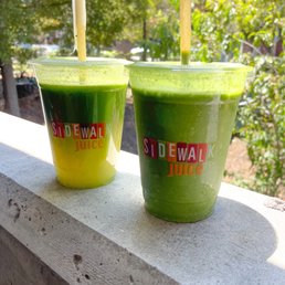 (L to R) Green Energy Juice and El Nino Smoothie (16 oz) (L to R) Green Energy Juice and El Nino Smoothie (16 oz)