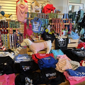 Diggidy Dog - Pet Stores Near Me - Carmel, California