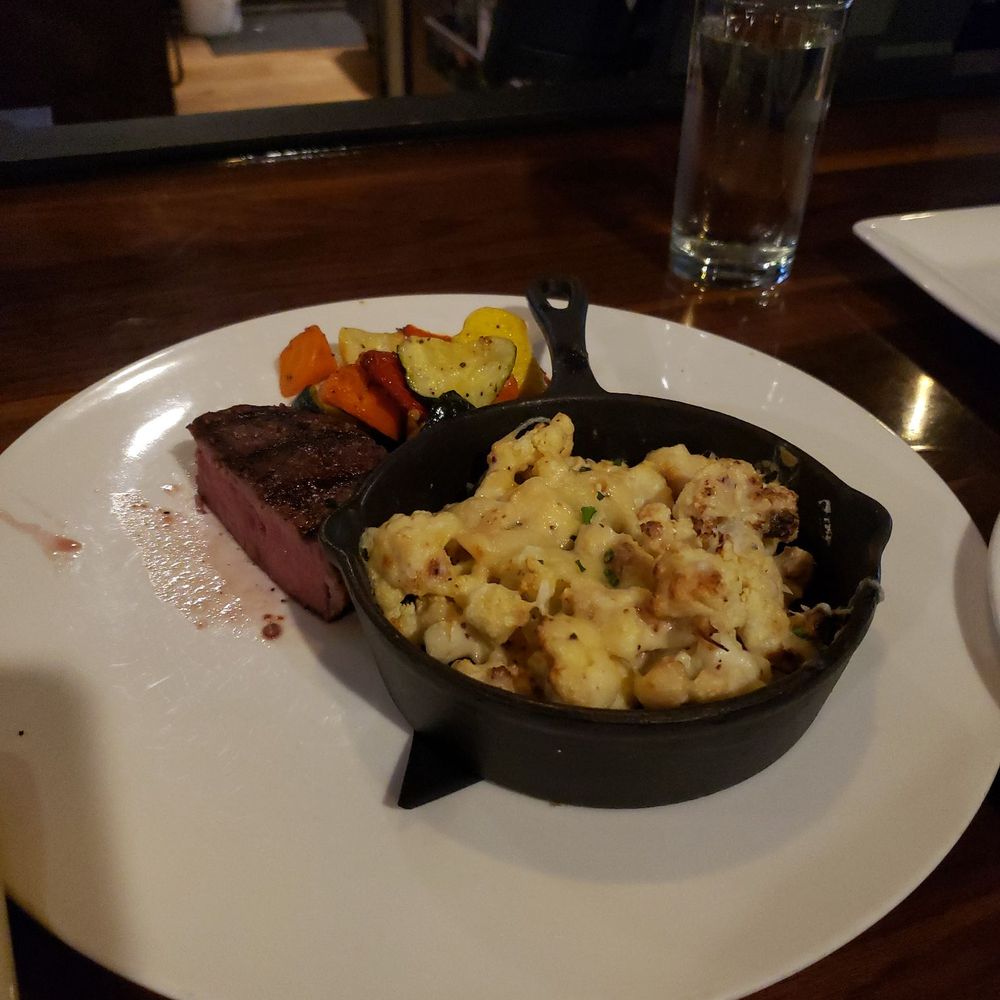 Gustav Chophouse - Steakhouses Near Me - Collingwood, Ontario