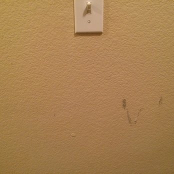 Superstar Movers - JUST ONE OF SEVERAL GOUGED WALLS. - Movers Near Me - North Las Vegas, Nevada Superstar Movers - JUST ONE OF SEVERAL GOUGED WALLS. - Movers Near Me - North Las Vegas, Nevada