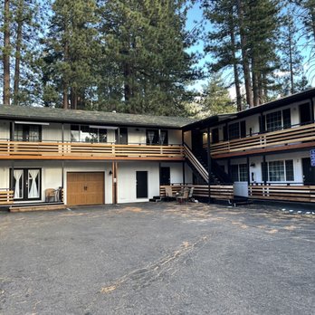 The Jeffrey - Courtyard - Hotels Near Me - South Lake Tahoe, California The Jeffrey - Courtyard - Hotels Near Me - South Lake Tahoe, California